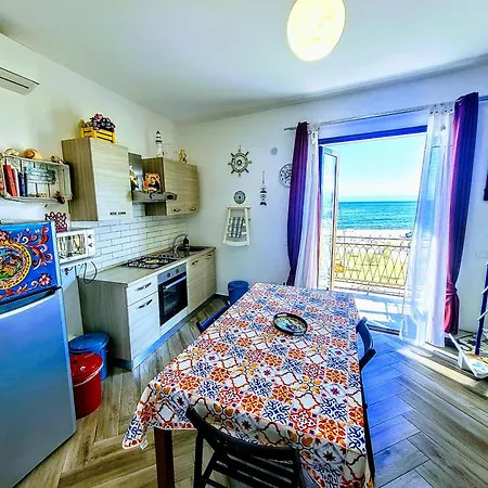شقة Seafront House Gabbiano Azzurro *