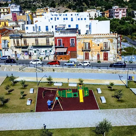 شقة Seafront House Gabbiano Azzurro *